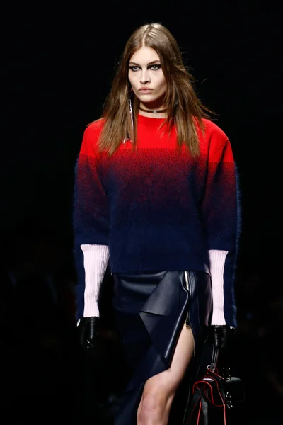 Look 19
